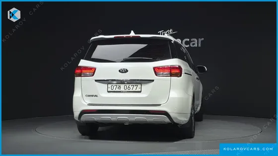 KIA CARNIVAL 9-SEATER NOBLESSE