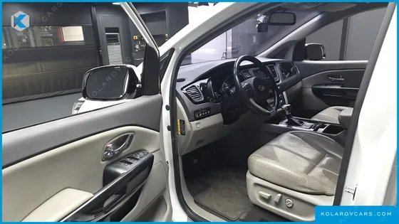 KIA CARNIVAL 9-SEATER NOBLESSE