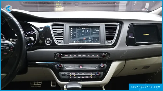 KIA CARNIVAL 9-SEATER NOBLESSE