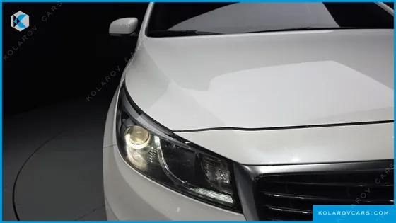 KIA CARNIVAL 9-SEATER NOBLESSE