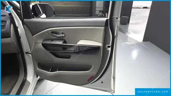 KIA CARNIVAL 9-SEATER NOBLESSE