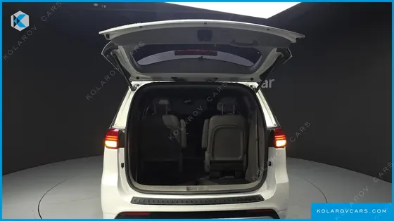 KIA CARNIVAL 9-SEATER NOBLESSE