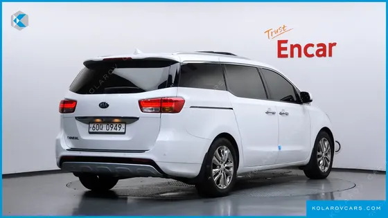 KIA CARNIVAL 9-SEATER NOBLESSE
