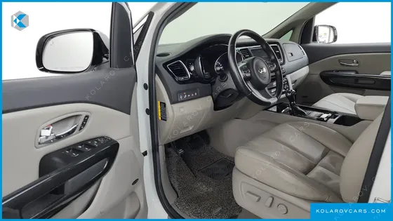 KIA CARNIVAL 9-SEATER NOBLESSE