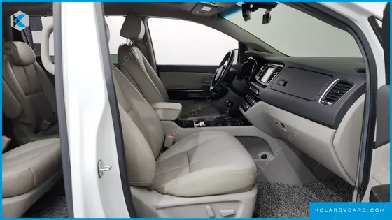 KIA CARNIVAL 9-SEATER NOBLESSE