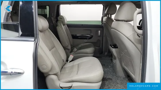 KIA CARNIVAL 9-SEATER NOBLESSE