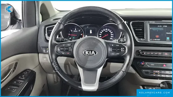 KIA CARNIVAL 9-SEATER NOBLESSE