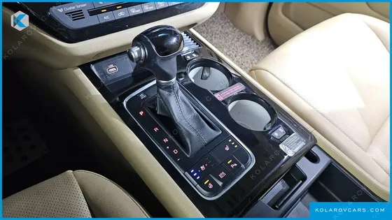 KIA CARNIVAL 9-SEATER HI-LIMOUSINE