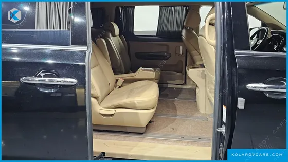 KIA CARNIVAL 9-SEATER HI-LIMOUSINE