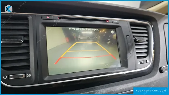 KIA CARNIVAL 9-SEATER HI-LIMOUSINE