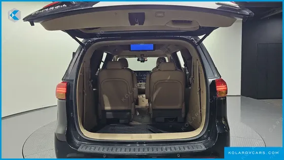 KIA CARNIVAL 9-SEATER HI-LIMOUSINE