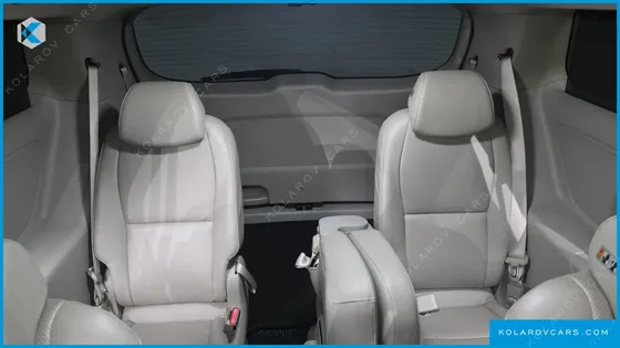 KIA CARNIVAL 11-SEATER PRESTIGE