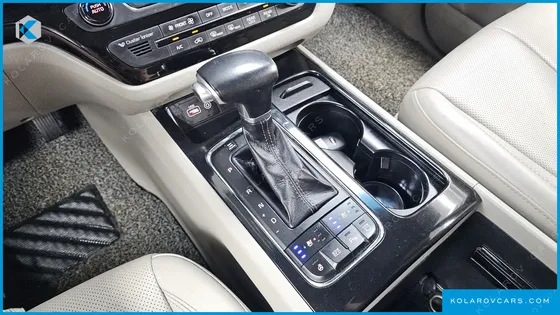 KIA CARNIVAL 9-SEATER NOBLESSE