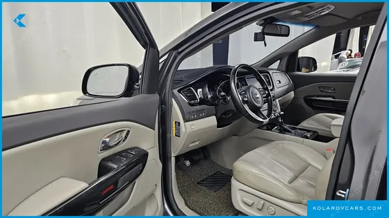 KIA CARNIVAL 9-SEATER NOBLESSE