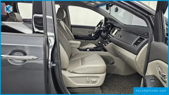 KIA CARNIVAL 9-SEATER NOBLESSE