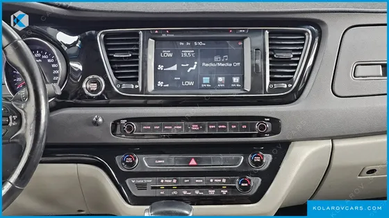 KIA CARNIVAL 9-SEATER NOBLESSE