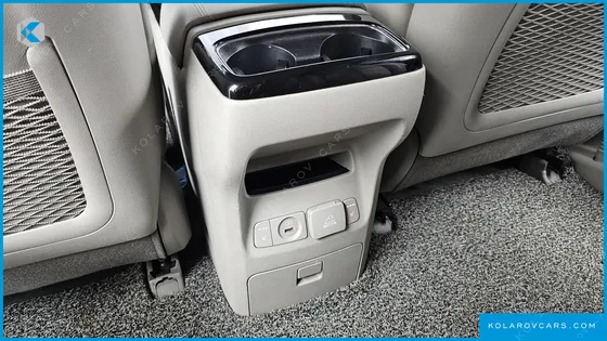KIA CARNIVAL 9-SEATER NOBLESSE