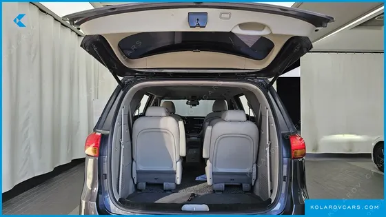 KIA CARNIVAL 9-SEATER NOBLESSE