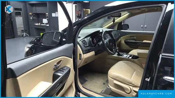 KIA CARNIVAL 9-SEATER LUXURY