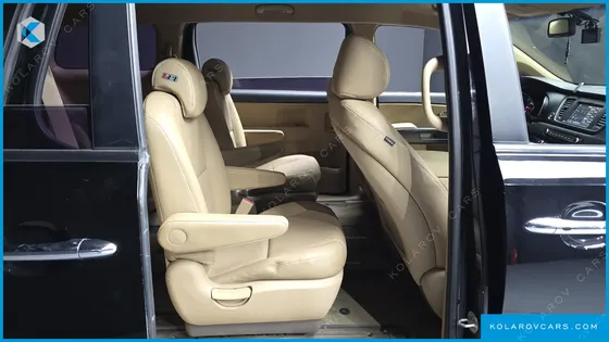 KIA CARNIVAL 9-SEATER LUXURY