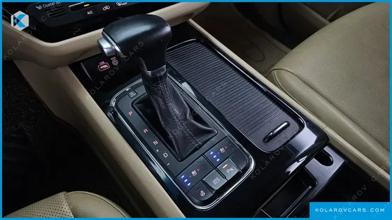 KIA CARNIVAL 9-SEATER PRESTIGE