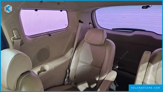 KIA CARNIVAL 9-SEATER PRESTIGE