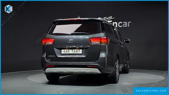 KIA CARNIVAL 9-SEATER LUXURY