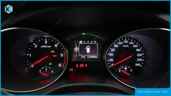 KIA CARNIVAL 9-SEATER LUXURY