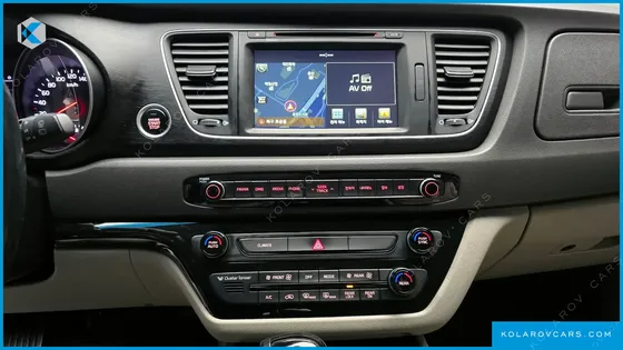 KIA CARNIVAL 9-SEATER LUXURY