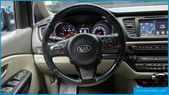 KIA CARNIVAL 9-SEATER LUXURY