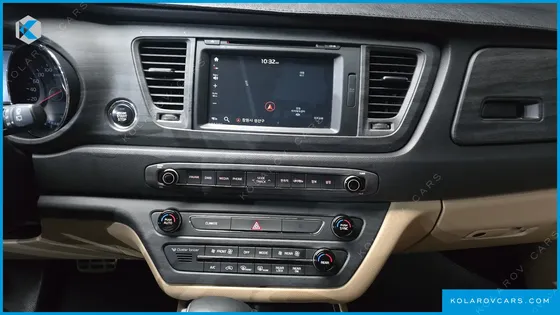 KIA CARNIVAL GASOLINE 9-SEATER HI-LIMOUSINE