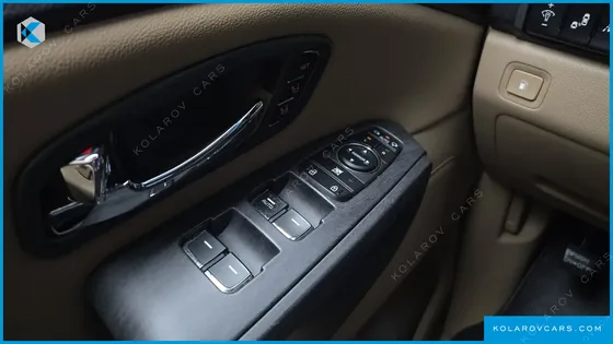 KIA CARNIVAL GASOLINE 9-SEATER HI-LIMOUSINE