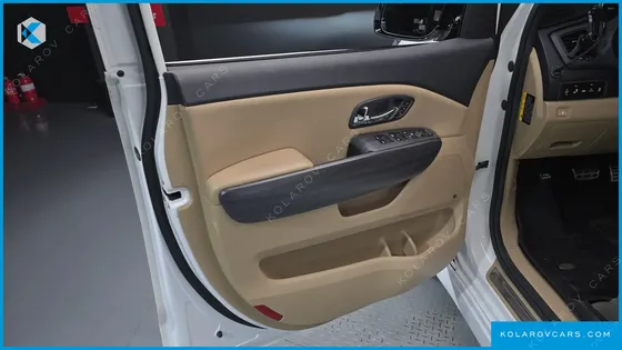KIA CARNIVAL GASOLINE 9-SEATER HI-LIMOUSINE