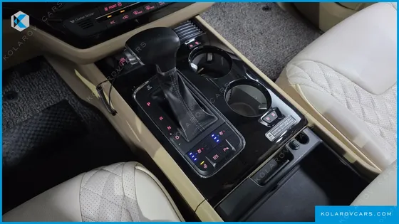 KIA CARNIVAL 9-SEATER HI-LIMOUSINE