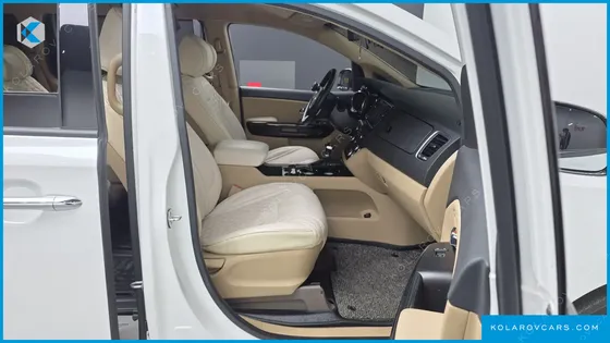KIA CARNIVAL 9-SEATER HI-LIMOUSINE