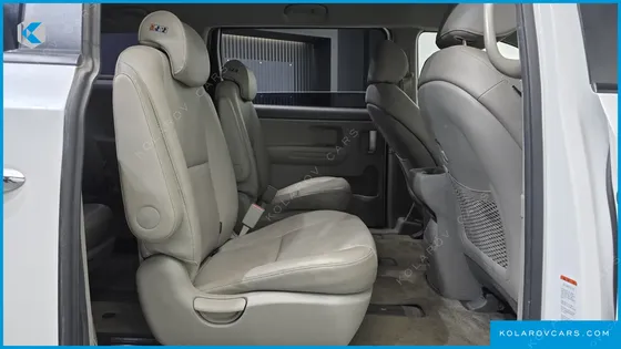 KIA CARNIVAL 9-SEATER LUXURY