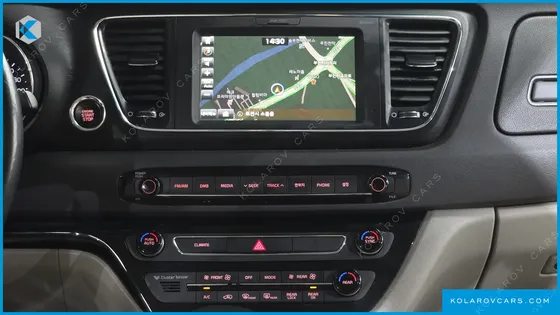KIA CARNIVAL 9-SEATER LUXURY