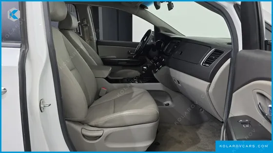 KIA CARNIVAL 9-SEATER LUXURY