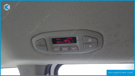 KIA CARNIVAL 9-SEATER LUXURY