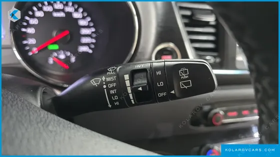 KIA CARNIVAL 9-SEATER LUXURY