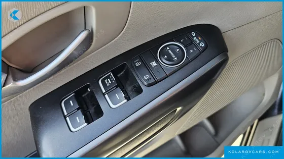 KIA CARNIVAL 9-SEATER LUXURY
