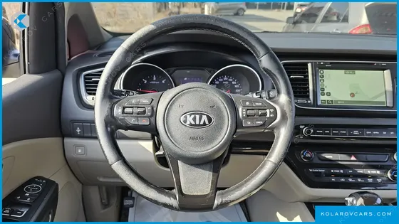 KIA CARNIVAL 9-SEATER LUXURY