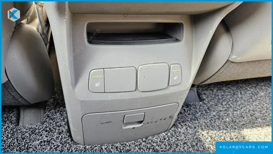 KIA CARNIVAL 9-SEATER LUXURY