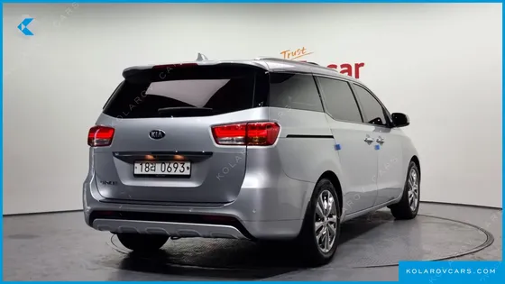 KIA CARNIVAL 9-SEATER NOBLESSE