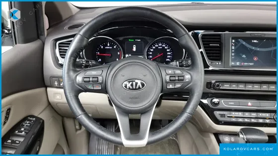 KIA CARNIVAL 9-SEATER NOBLESSE