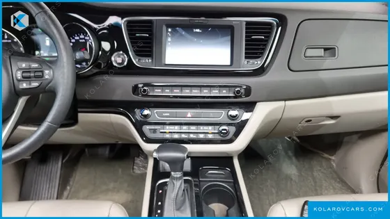 KIA CARNIVAL 9-SEATER NOBLESSE