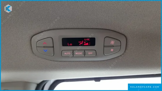 KIA CARNIVAL 9-SEATER NOBLESSE