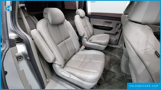 KIA CARNIVAL 9-SEATER NOBLESSE