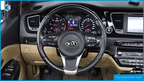 KIA CARNIVAL 9-SEATER PRESTIGE