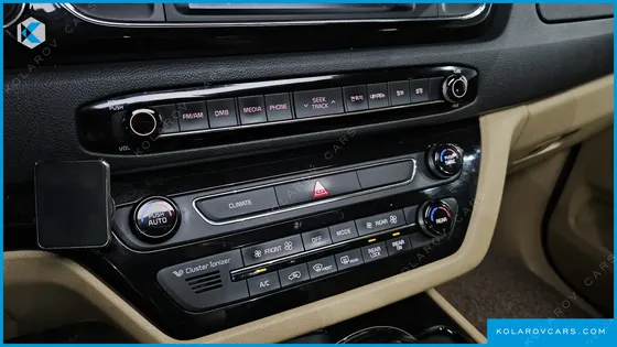 KIA CARNIVAL 9-SEATER PRESTIGE